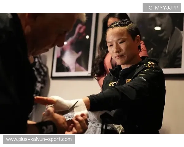 UFC 中国新星赛前豪言：我要拿金腰带